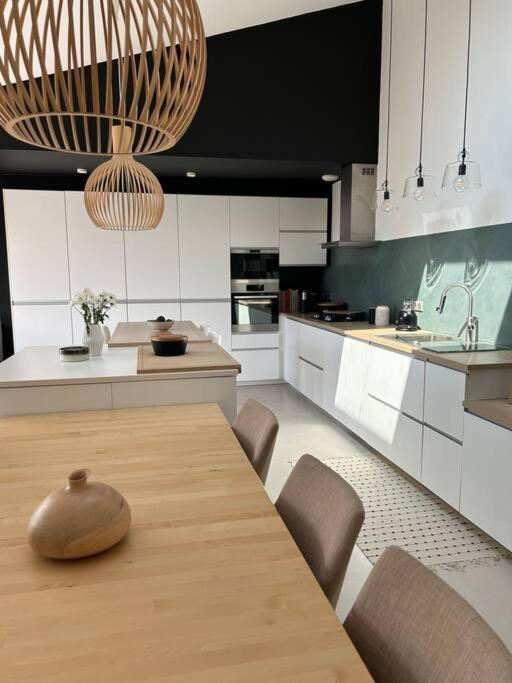 Belle Maison Contemporaine Ampus Ngoại thất bức ảnh